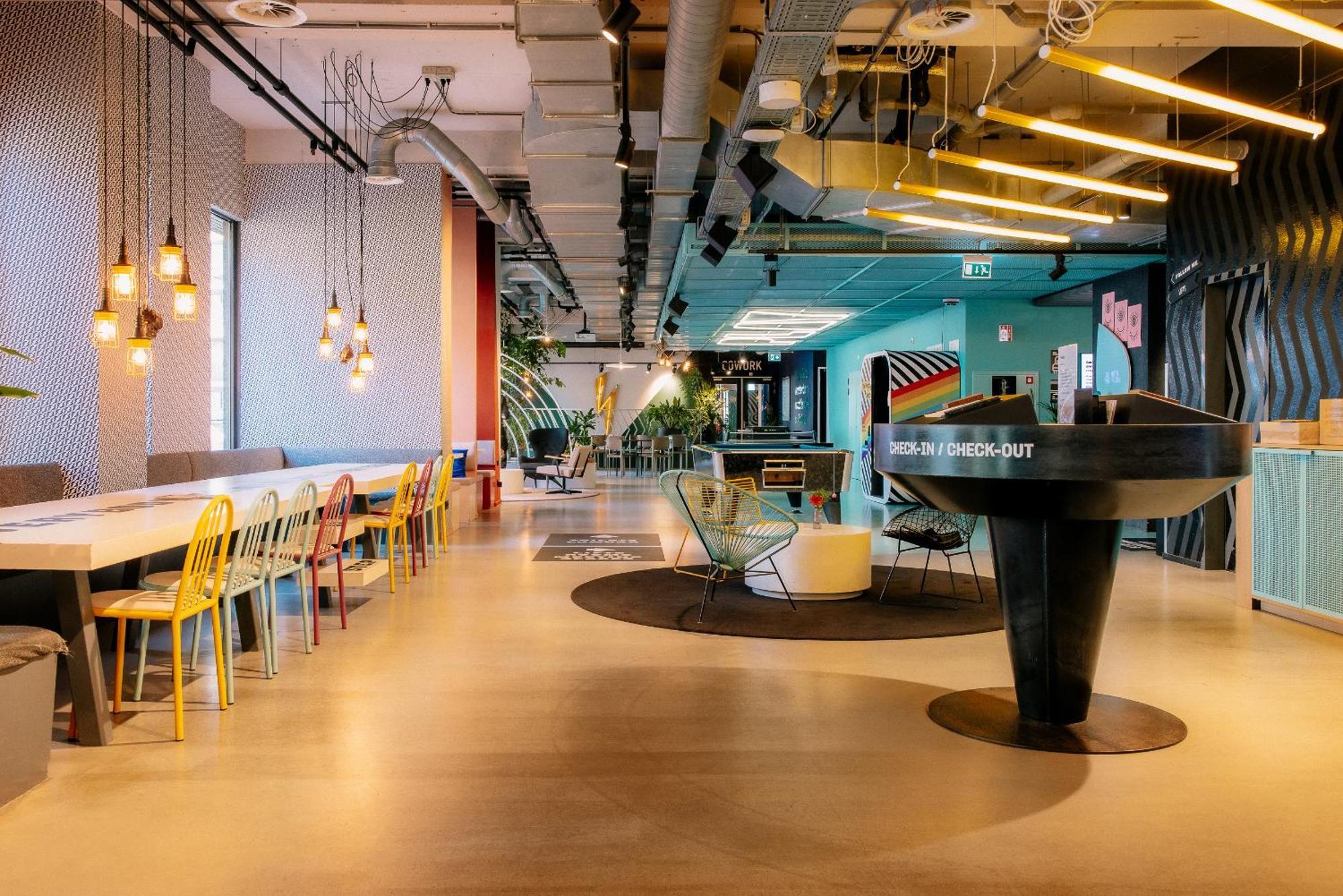 The Social Hub Amsterdam West 4 Star Hotel Exterior foto